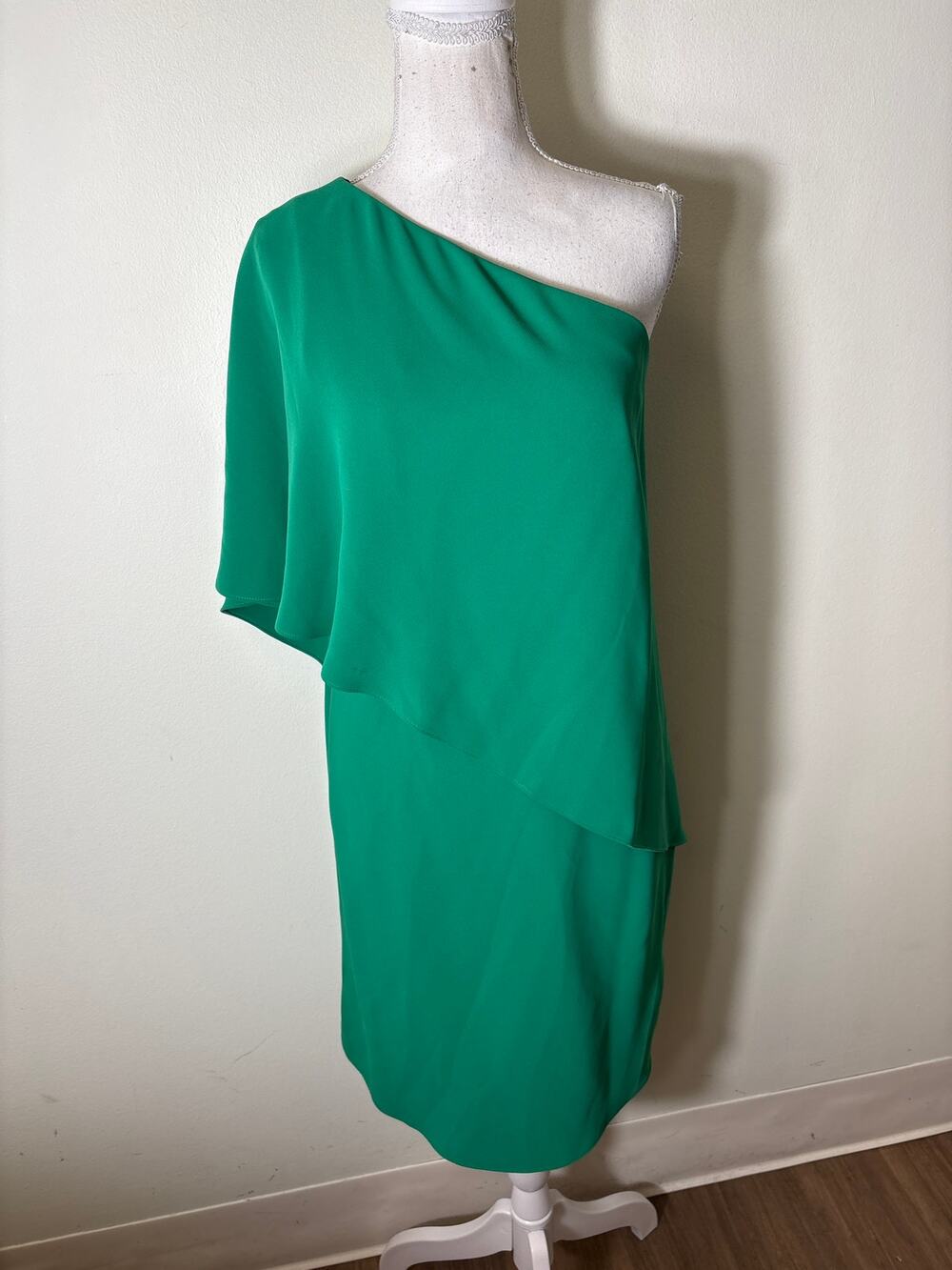 Carmen Marc Valvo Bright Green One Shoulder Knee Length Dress Sz 6